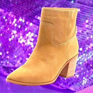 🆕KAANAS Women’s Tan leather “Pigato” pointed-toe Heeled Boots❤️11M❤️MSRP:$140